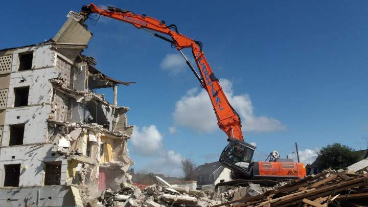 Immeuble en cours de démolition Bretagne